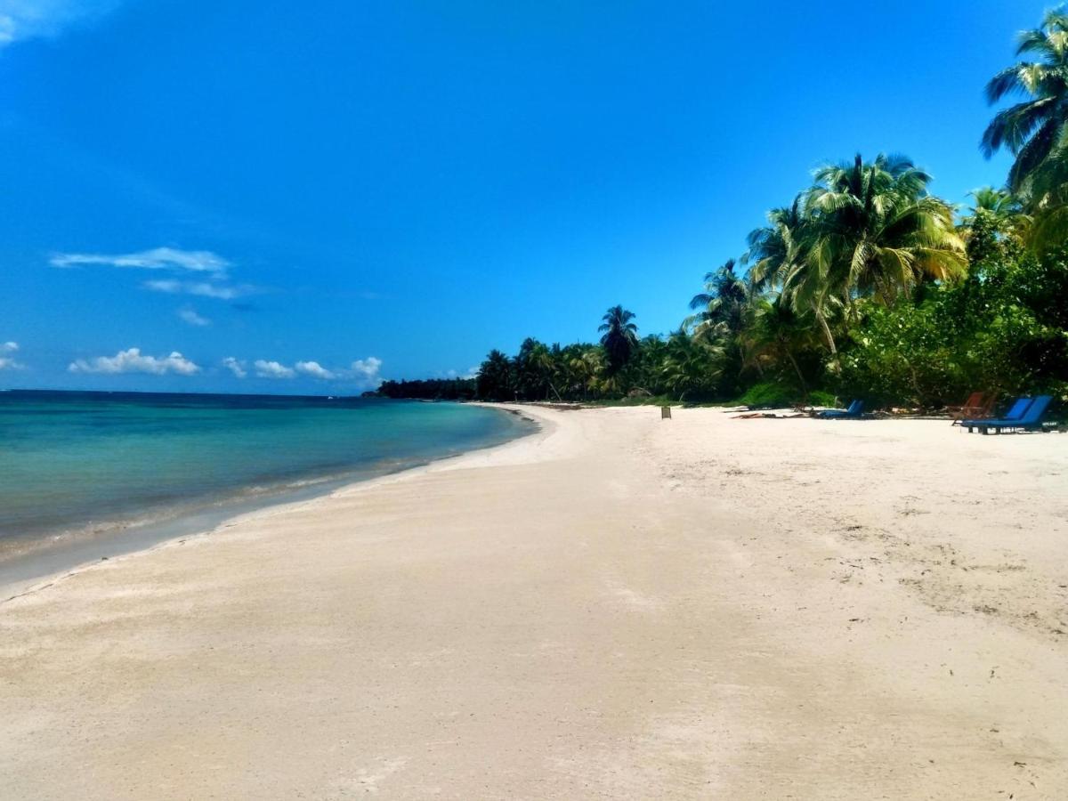 Little Corn Island Beach And Bungalow Exterior photo
