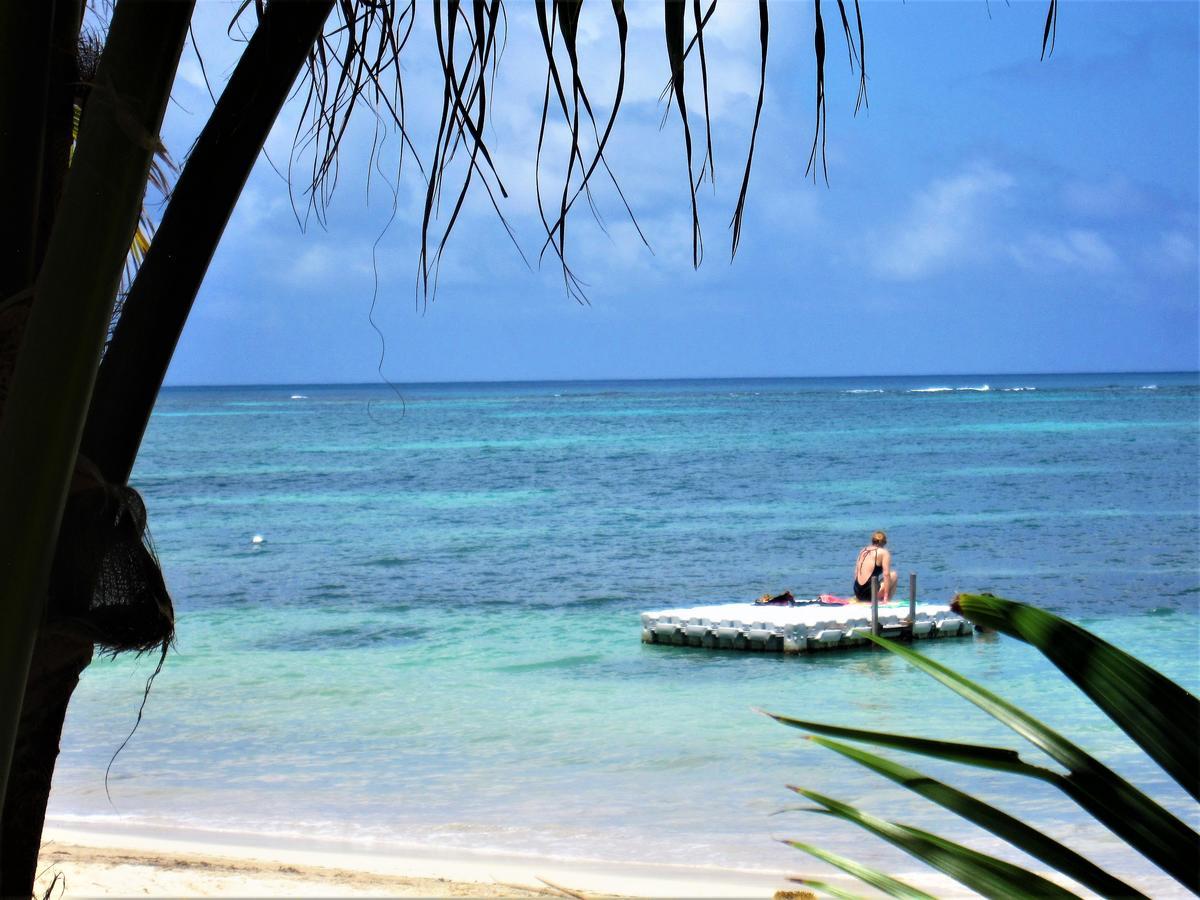 Little Corn Island Beach And Bungalow Exterior photo